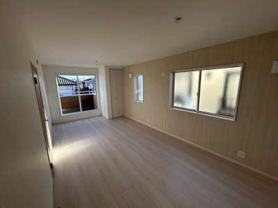 将来間仕切り可能な大きな主寝室