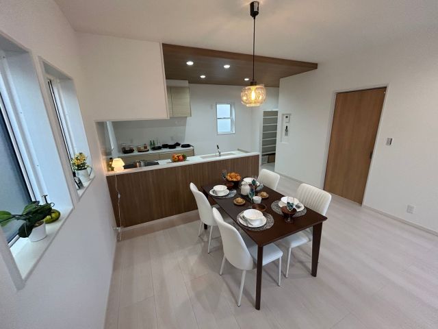 子育て環境にも優れた人気の区画整理地の南道路に面した区画のみの販売になります！！